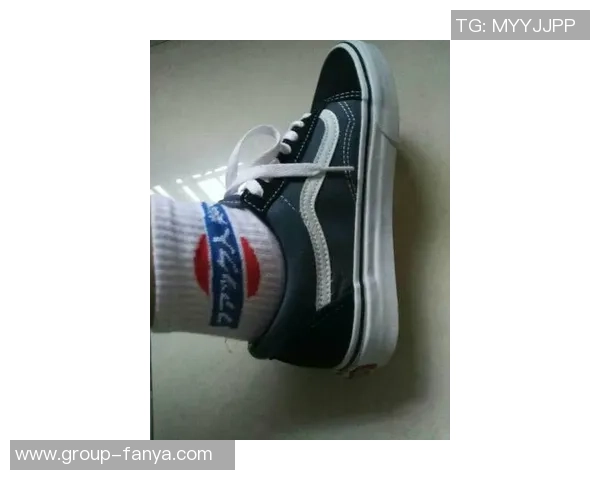 灰蓝色调魅力尽显肯塔基推出全新科比5PE球鞋设计 灰蓝色调魅力尽显肯塔基推出全新科比5PE球鞋设计