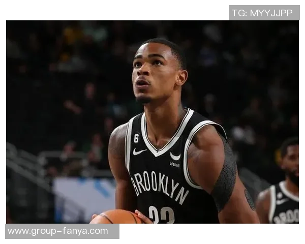 克拉克斯顿单赛季两次三双成篮网新星继承者紧随KD哈登之后 克拉克斯顿单赛季两次三双成篮网新星继承者紧随KD哈登之后